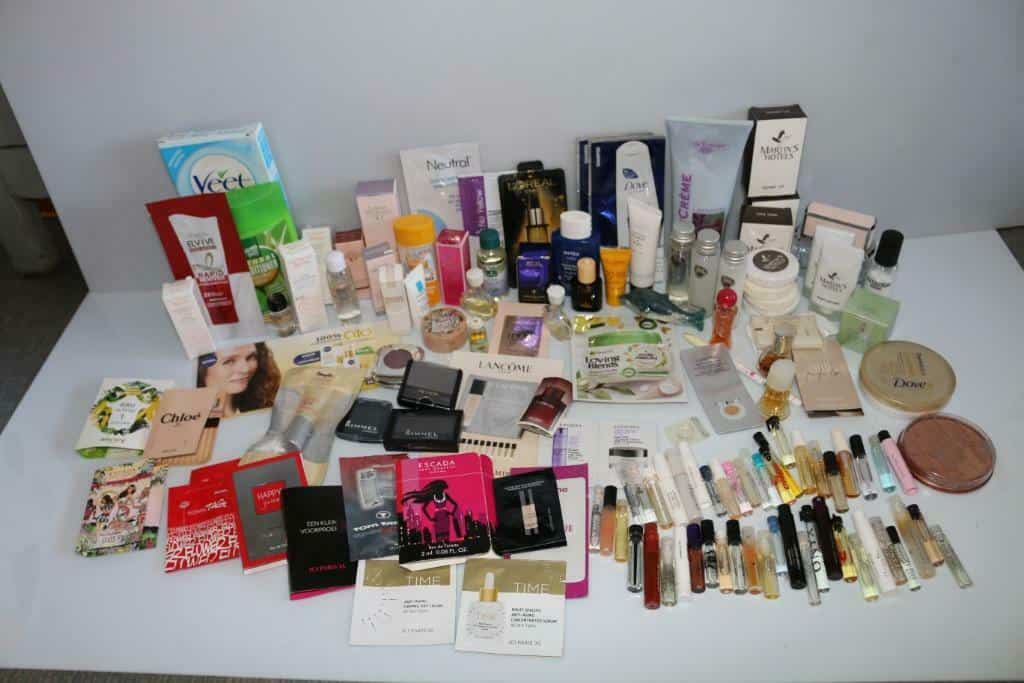 Verzameling proefmonsters parfum verzorgingsproducten
