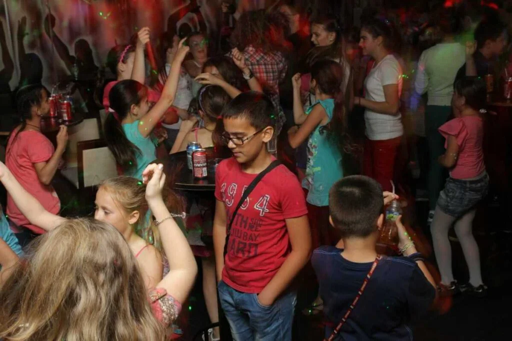 14 hippe woorden die je vroeger gebruikte (en nu uit zijn) 14 hippe woorden die je vroeger gebruikte (en nu uit zijn)