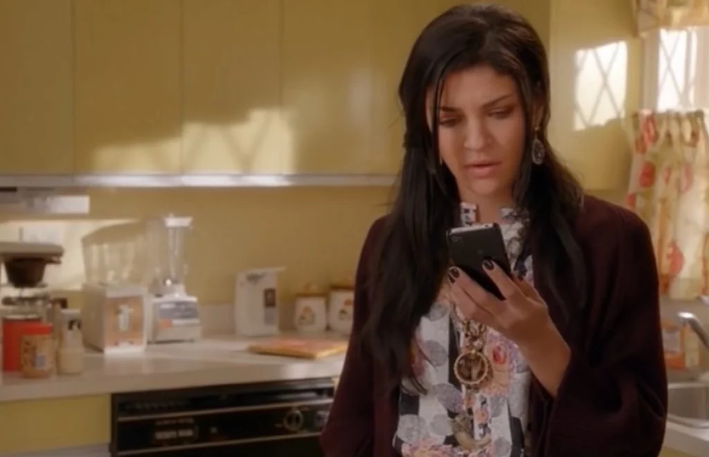 Jessica Szohr Vanessa Abrams