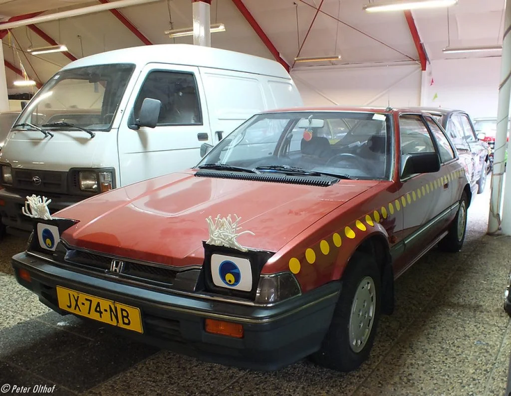 Rijd je mee? De 15 meest bekende auto's van televisie Bekende auto's Bassie en Adriaan honda prelude