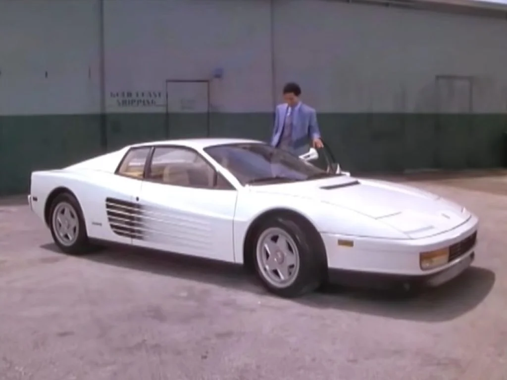 Rijd je mee? De 15 meest bekende auto's van televisie Miami Vice Ferrari Testarossa serie bekende tv auto's