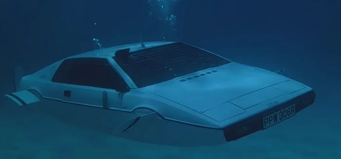 Rijd je mee? De 15 meest bekende auto's van televisie bekende auto's televisie James bond onderwater