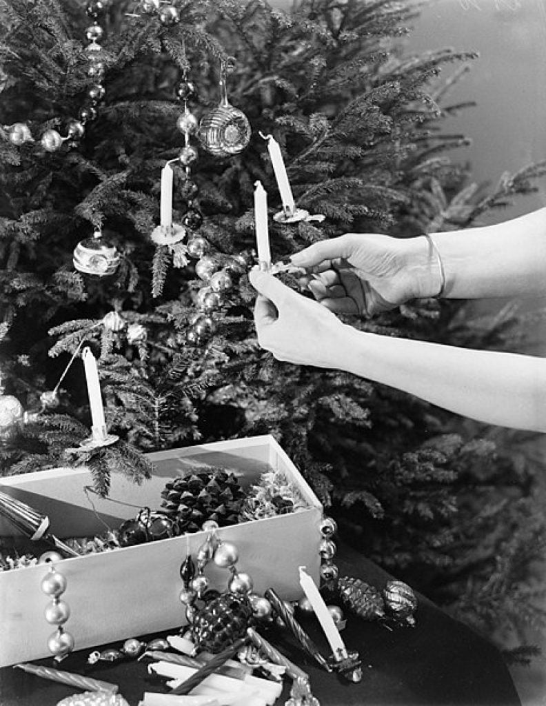 Kerstboom versieringen vroeger kaarsen kaarsje