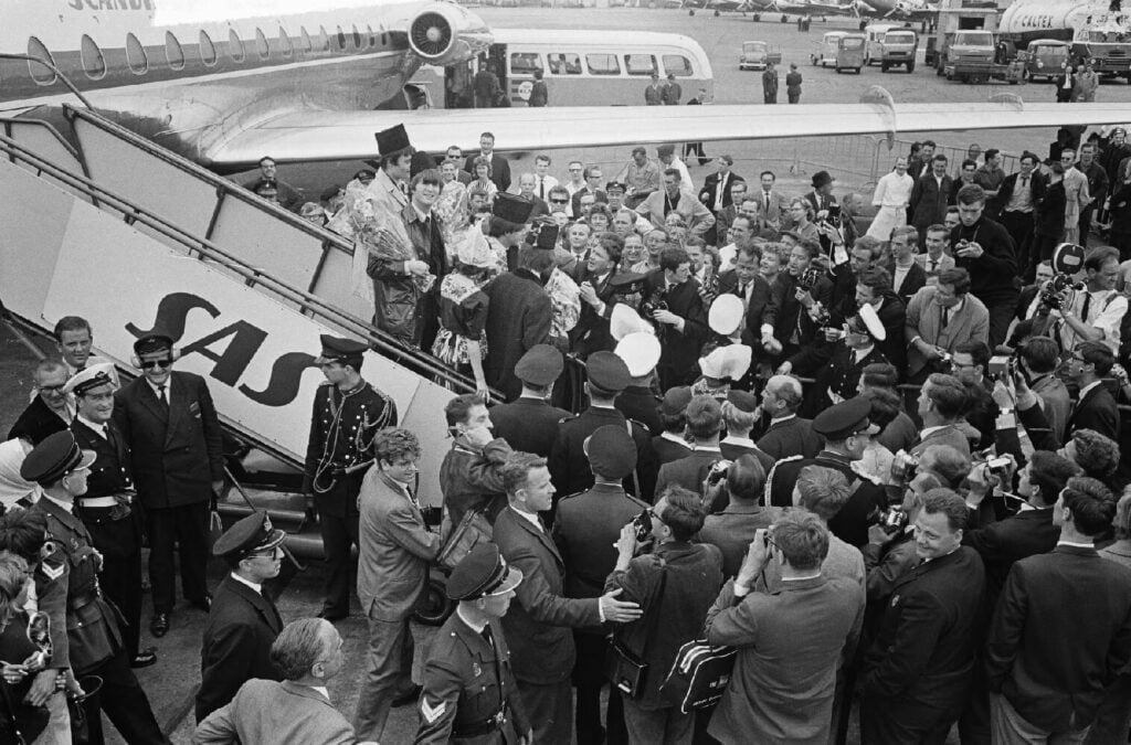 The beatles in Nederland op schiphol 1964