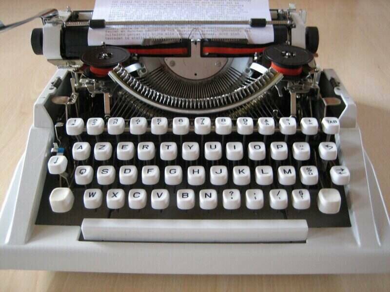 Typemachine elektrische schrijfmachine