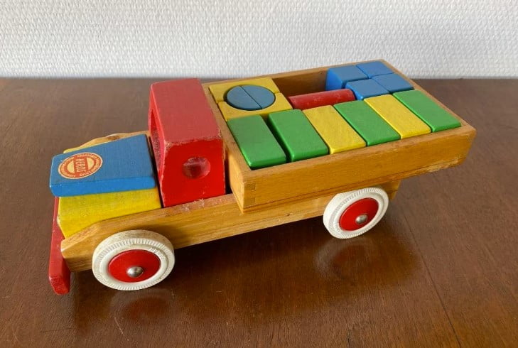 Speelgoed auto vroeger houten blokken heros