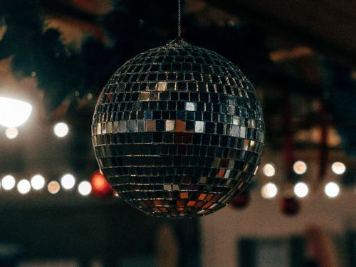 Disco muziek: de 30 meest swingende 70's en 80's dans hits